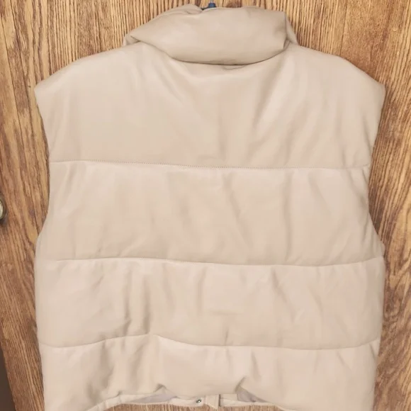 Abercrombie & Fitch Beige Puffer Vest - Picture 3 of 7